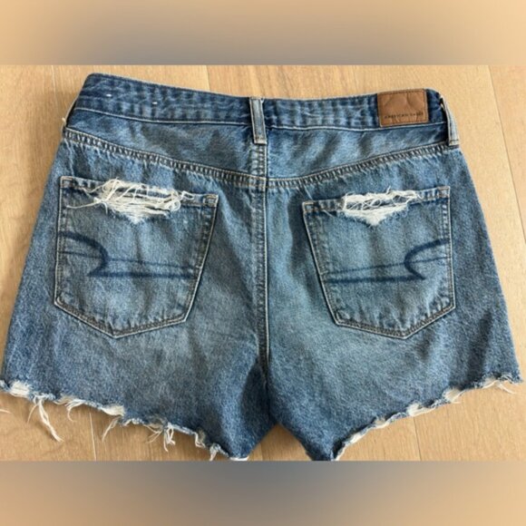 American Eagle Tomgirl Midi Jean Shorts – Size 6 - Picture 2 of 5